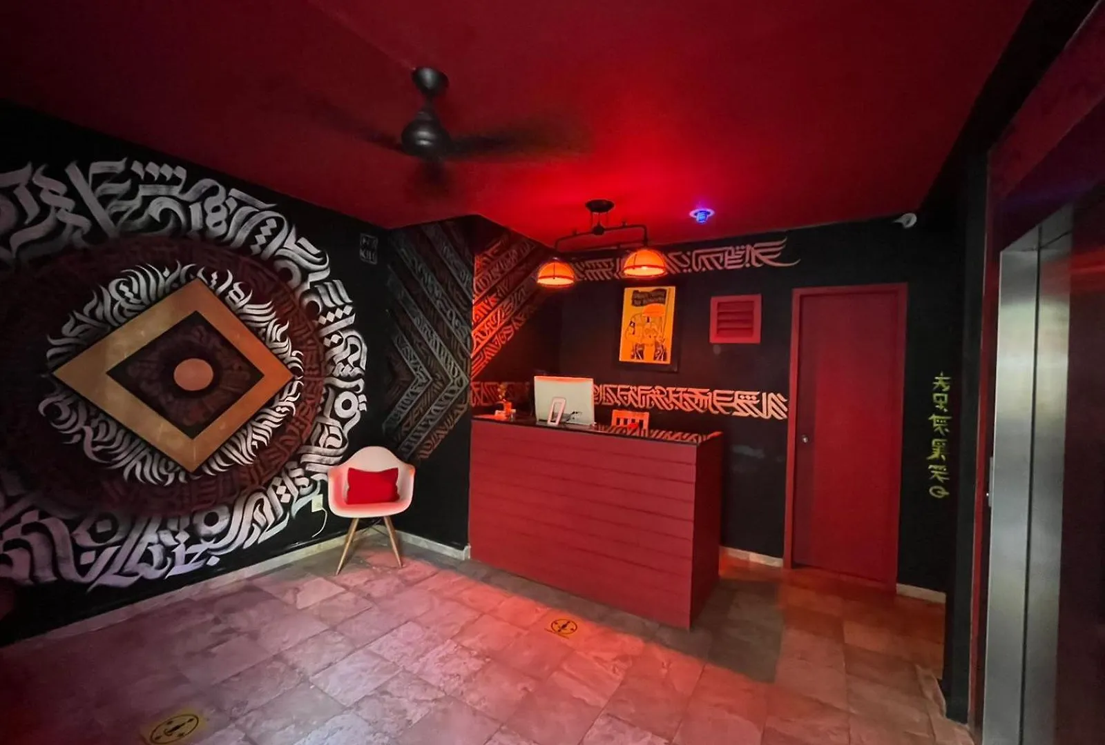 Chingon Anarchy Hotel & Roof Playa del Carmen
