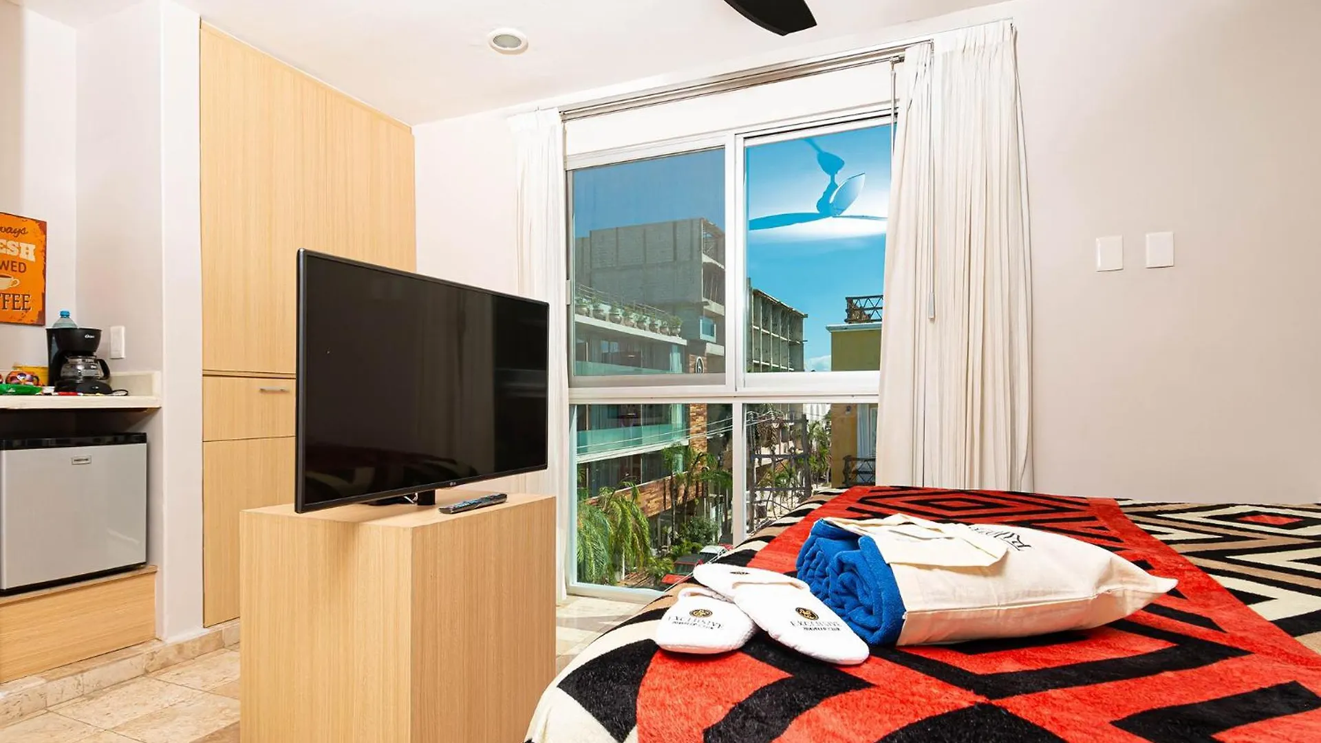 Chingon Anarchy Hotel & Roof Playa del Carmen