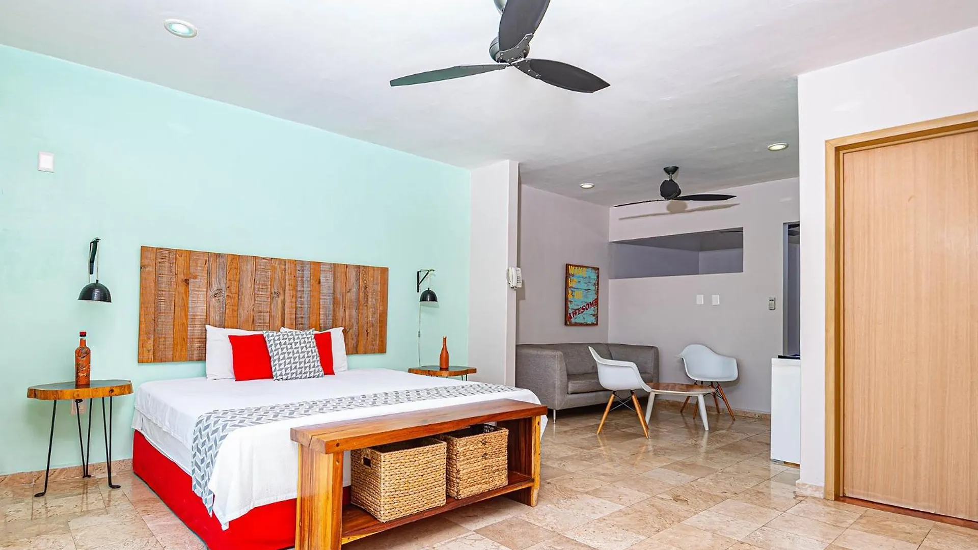 Chingon Anarchy Hotel & Roof Playa del Carmen 4*,